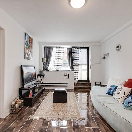 Bright Parkdale Court - Little Portugal W/ Free Parking Apartman Toronto Kültér fotó
