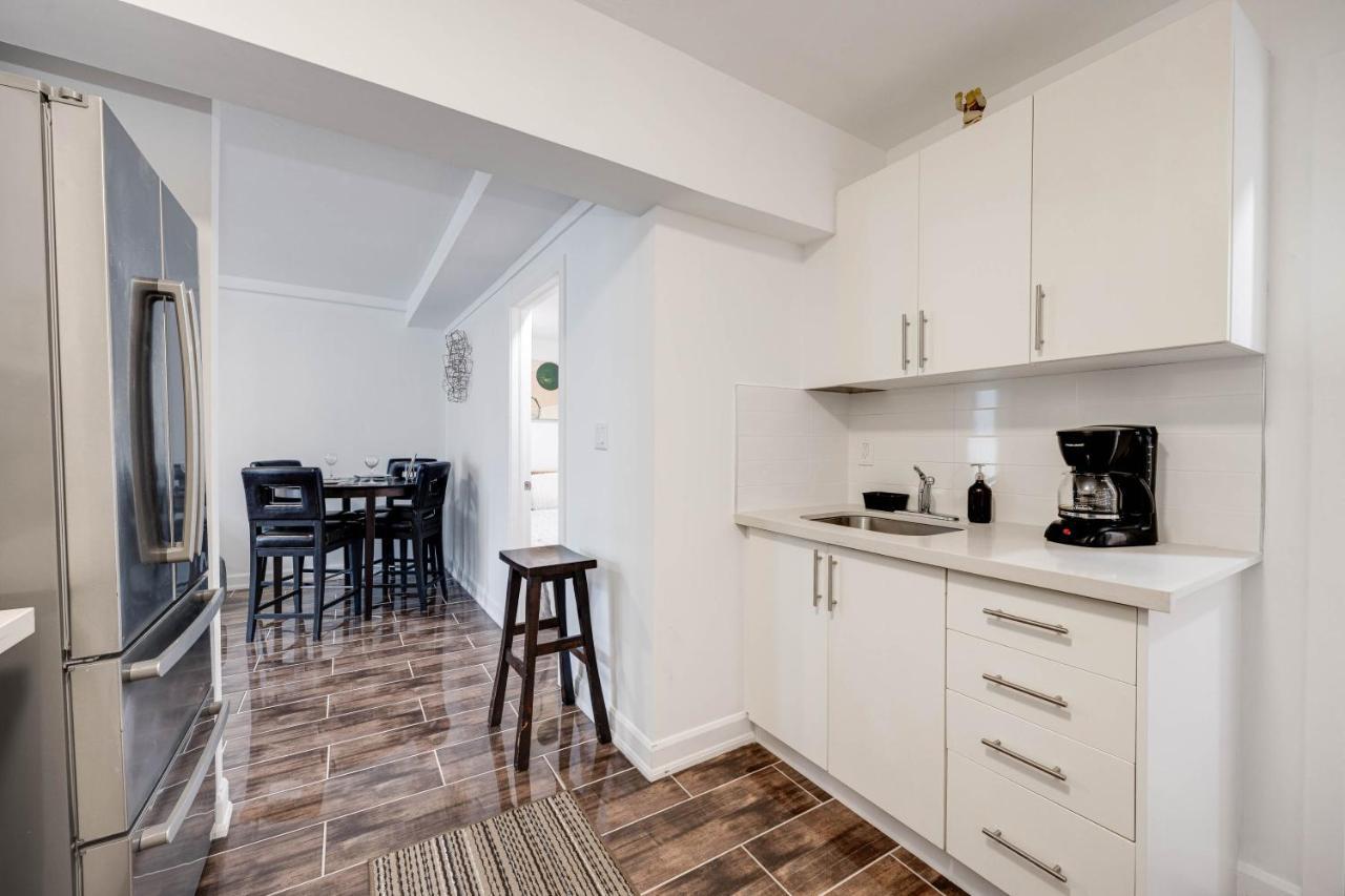 Bright Parkdale Court - Little Portugal W/ Free Parking Apartman Toronto Kültér fotó