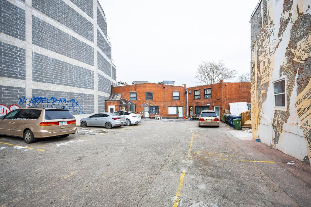 Bright Parkdale Court - Little Portugal W/ Free Parking Apartman Toronto Kültér fotó