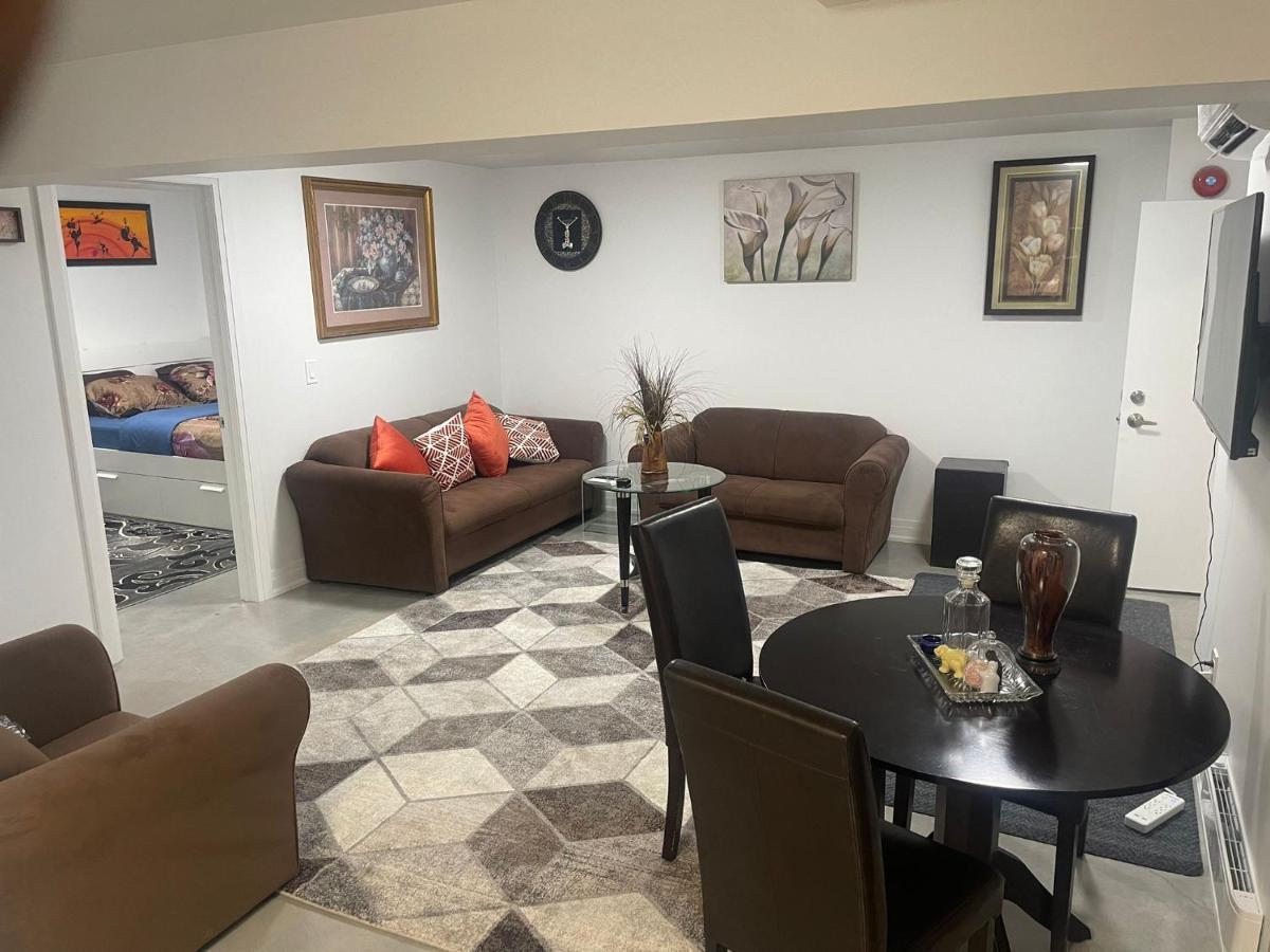Bright Parkdale Court - Little Portugal W/ Free Parking Apartman Toronto Kültér fotó