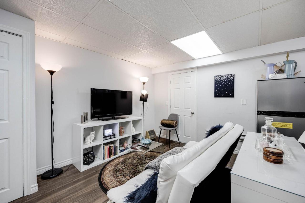 Bright Parkdale Court - Little Portugal W/ Free Parking Apartman Toronto Kültér fotó